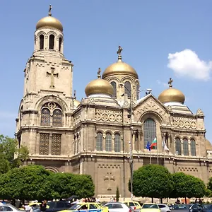 בית הארחה Cathedral, וארנה